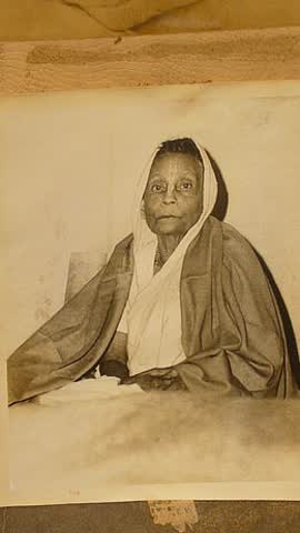 Śrīmatī Sarayu Bālā (Umā Didi's mother)